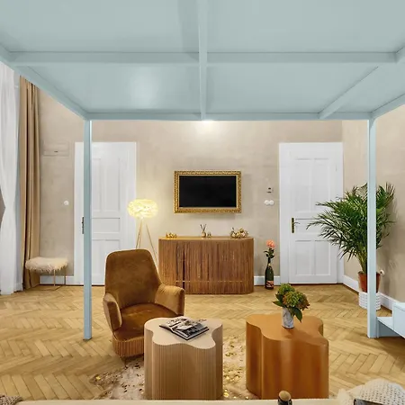 New! Loft Near Bluechurch - Location - Old Town Apartment *